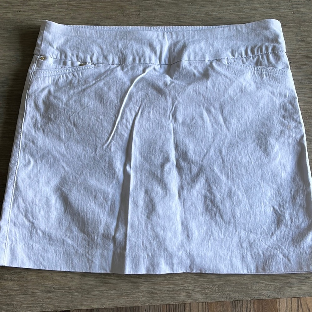 ATTYRE PULL ON STRETCH WHITE SIZE: 10 TWO POCKET SKORT